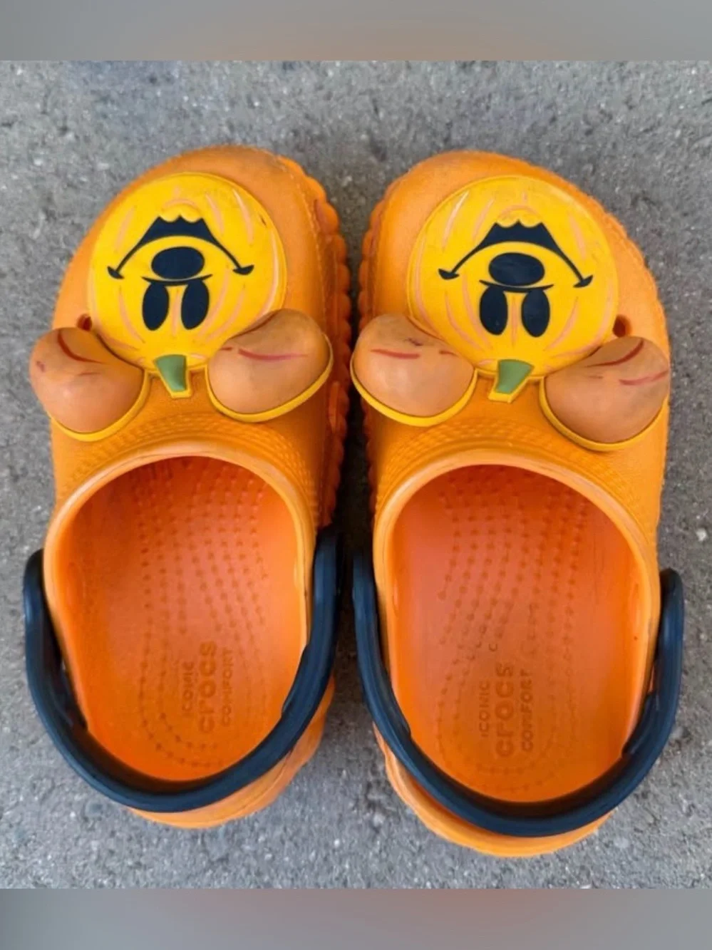 CROCS bright orange